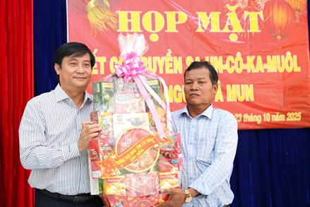 Tây Ninh: Chúc mừng Tết Saunco Khamun của tộc người Tà Mun